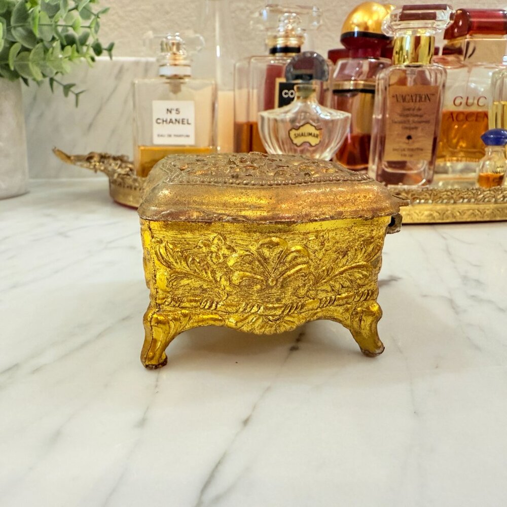 Vintage Gold Hollywood Regency Trinket Box - Picture 6 of 9